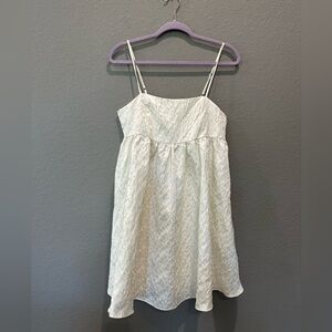Storia cream dress with embroidery all over with a hint of sparkle Sz M EUC
